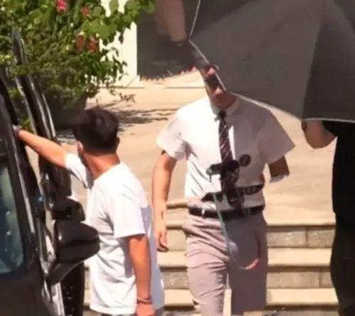 关于校服爆料的视频,校服爆料视频引发热议